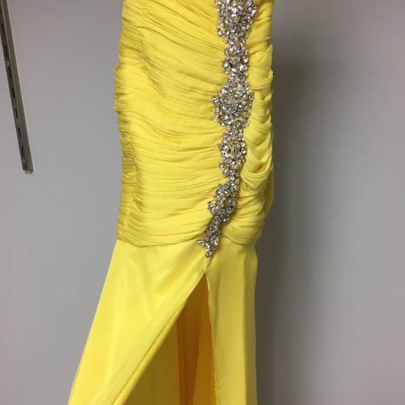 NEW! JOVANI FITTED YELLOW GOWN #71996 - Picture 6 of 8